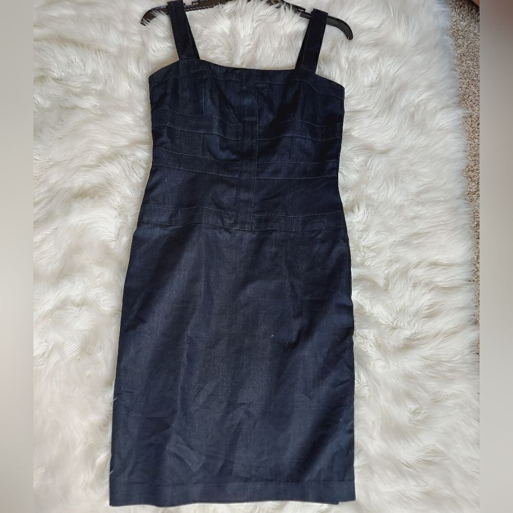 Maggie London Sleeveless fitted mini dress size 6